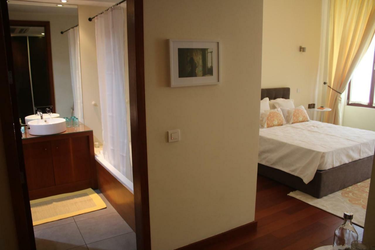 Book House Hotel Porto Exterior photo